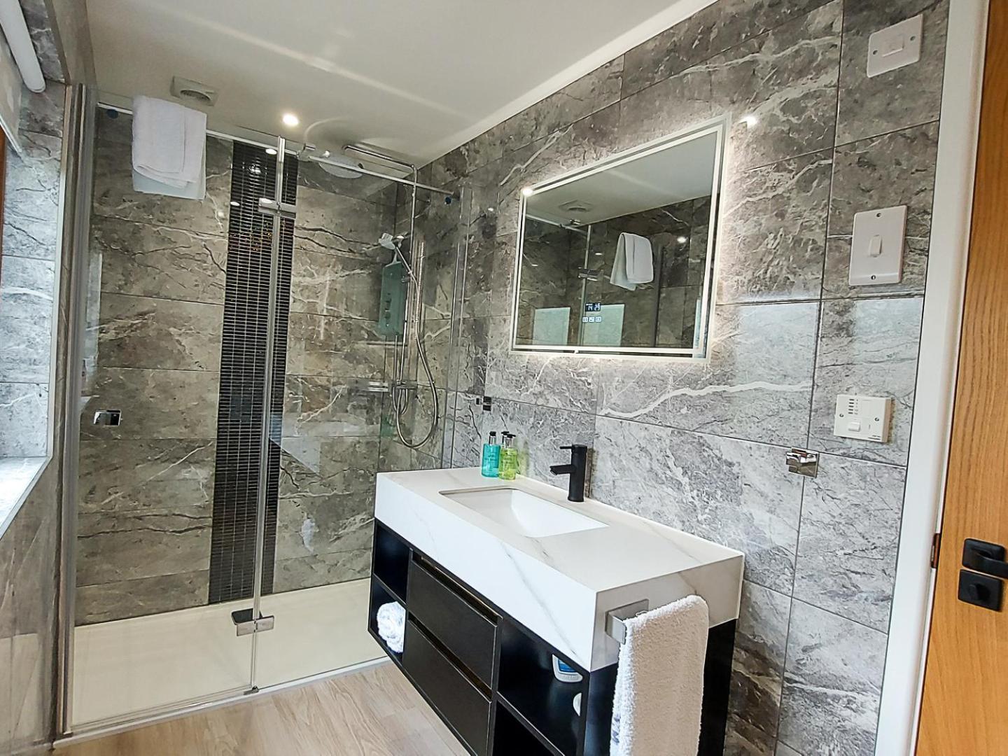 New Quay Meadow View Apartments מראה חיצוני תמונה